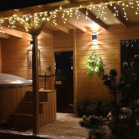 Holiday home Sjesta Al Mare, Z Sauna I Balia Z Jacuzzi *